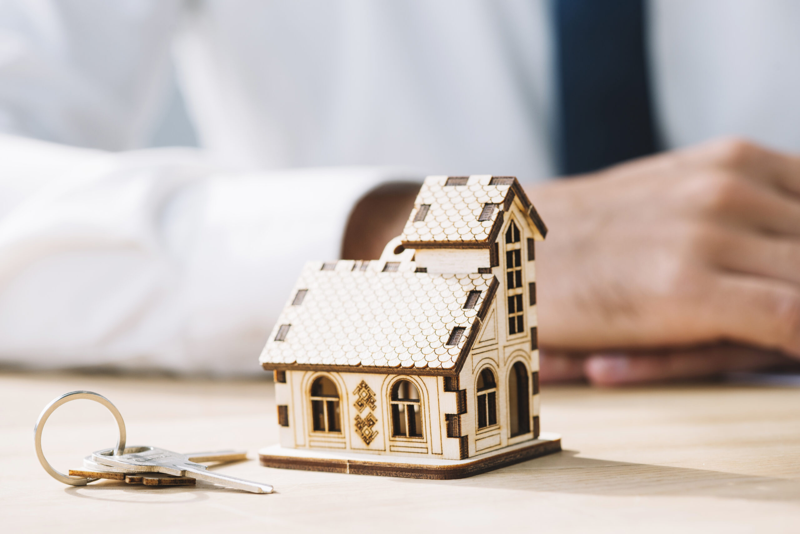 How to Register a Real Estate Broker License in the UAE: A Legal Guide
